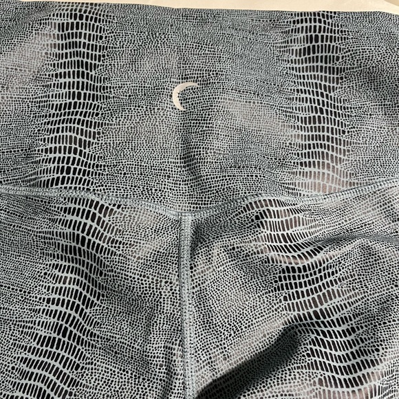 Zyia Snakeskin Everglades Legging - Picture 2 of 4